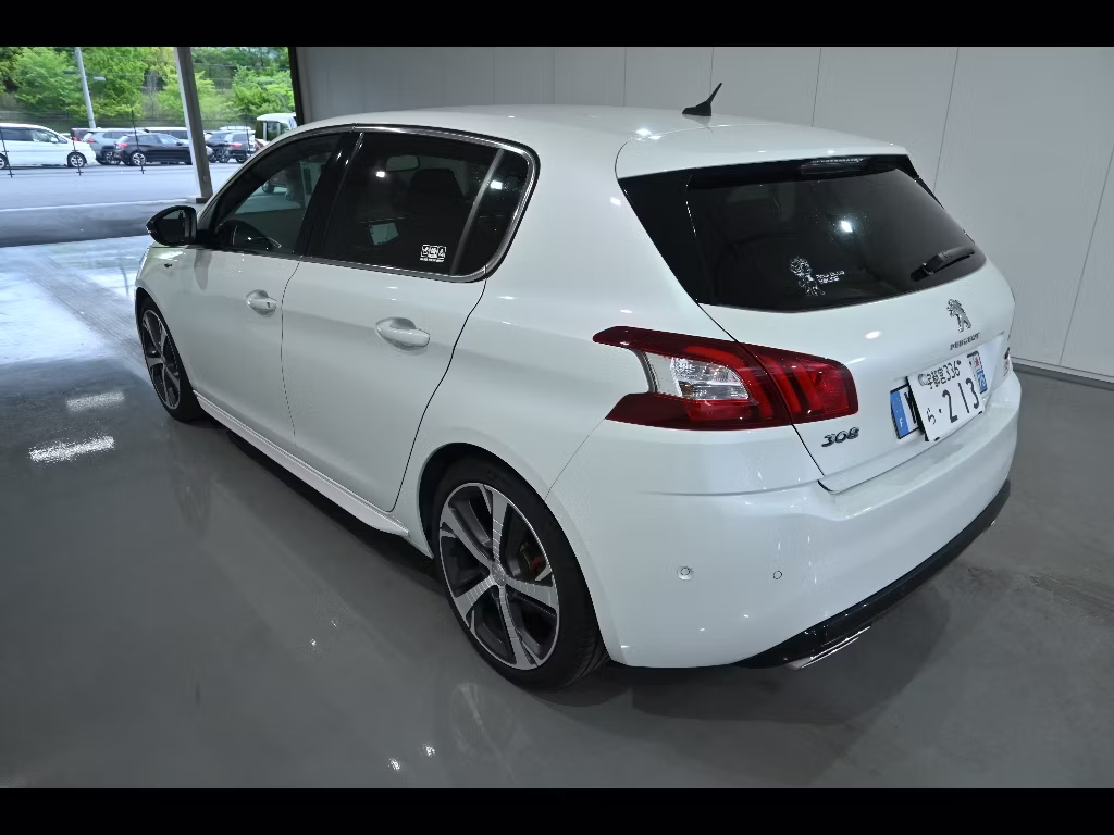 PEUGEOT 308