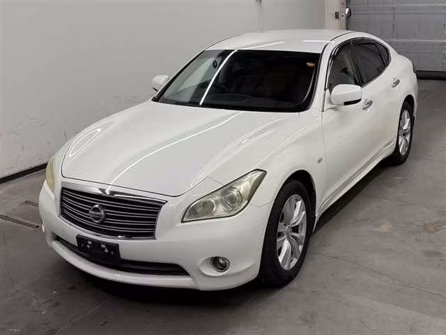 NISSAN FUGA