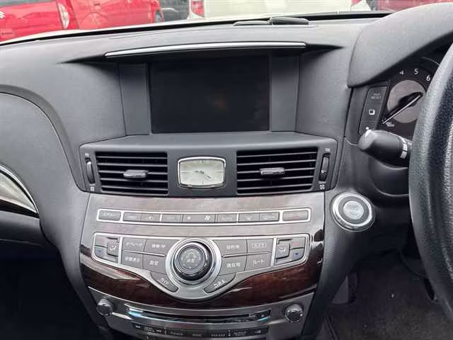 NISSAN FUGA