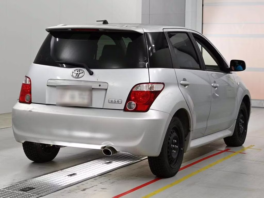 TOYOTA IST