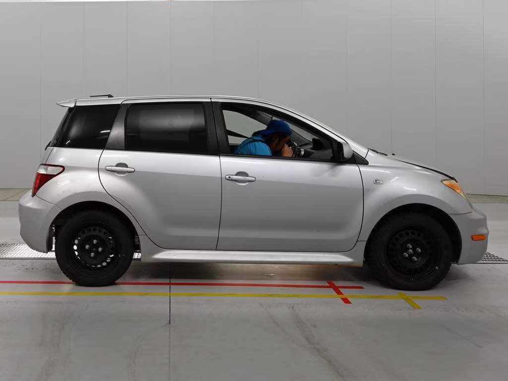 TOYOTA IST
