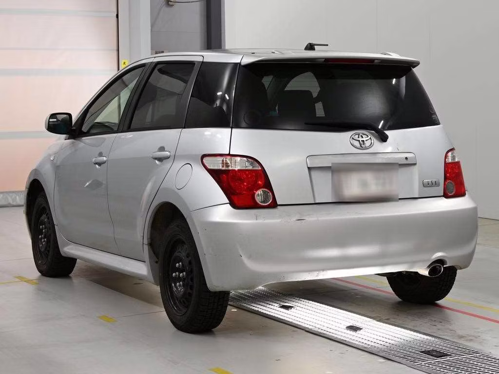 TOYOTA IST