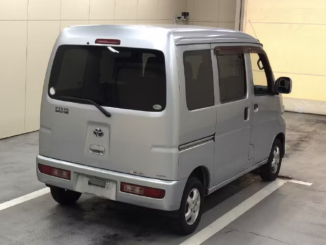 TOYOTA PIXIS VAN