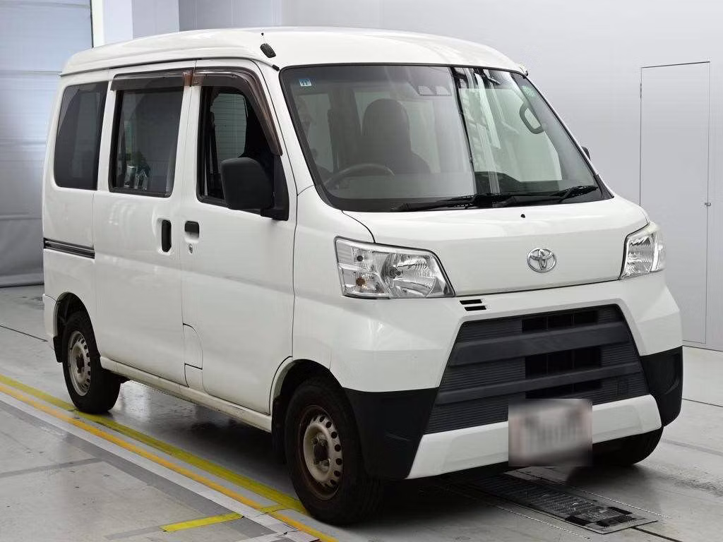 TOYOTA PIXIS VAN