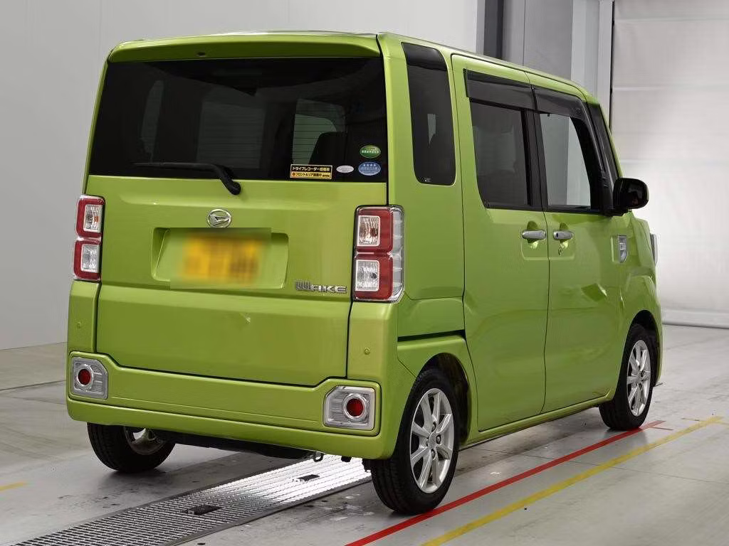 DAIHATSU WAKE
