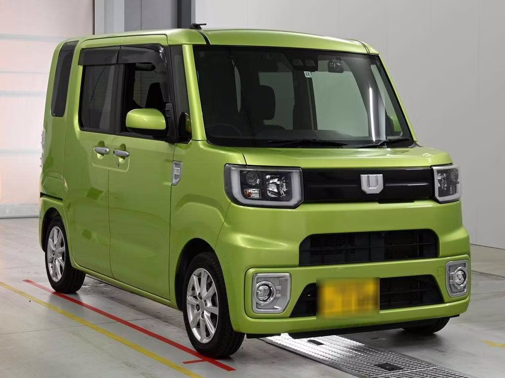 DAIHATSU WAKE