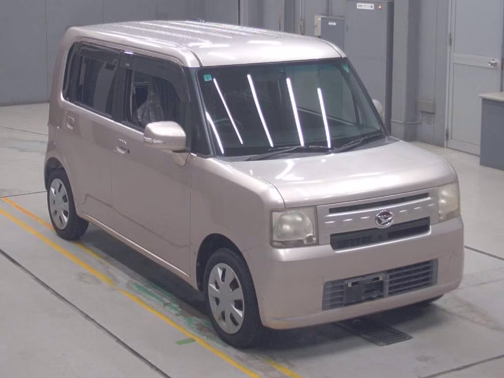 DAIHATSU MOVE CONTE