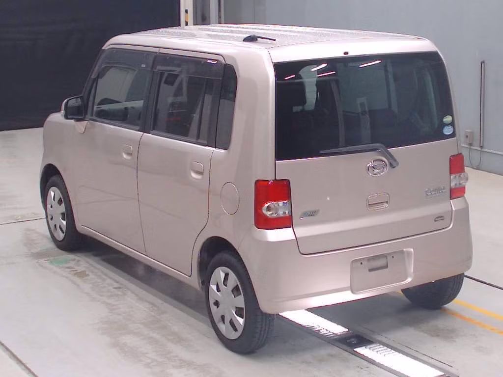 DAIHATSU MOVE CONTE