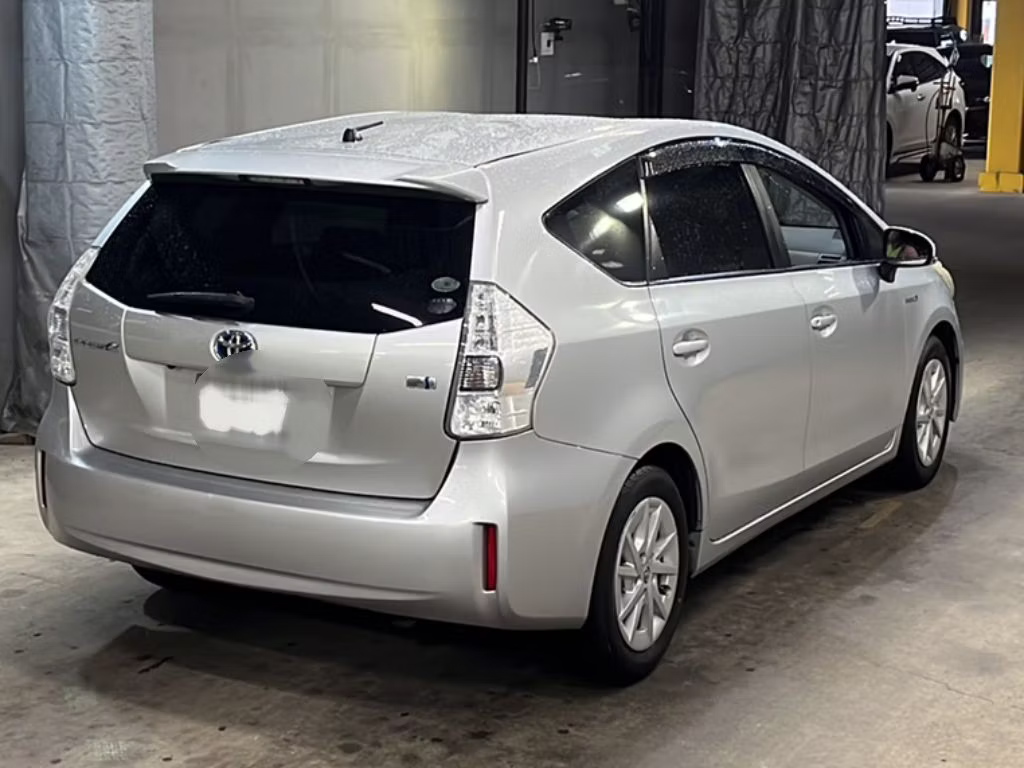 TOYOTA PRIUS ALPHA