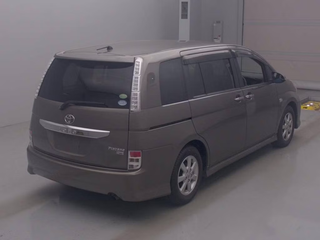 TOYOTA ISIS