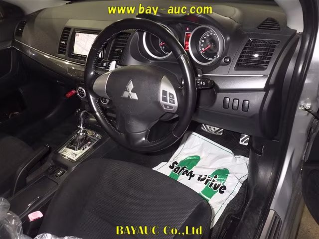 MITSUBISHI LANCER