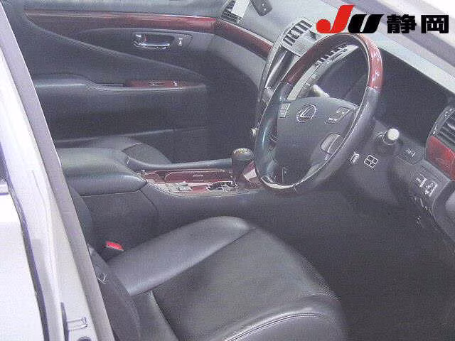 LEXUS LS460