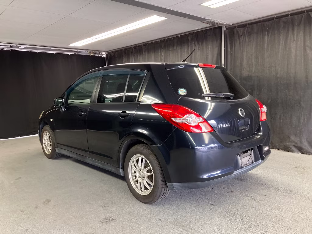 NISSAN TIIDA