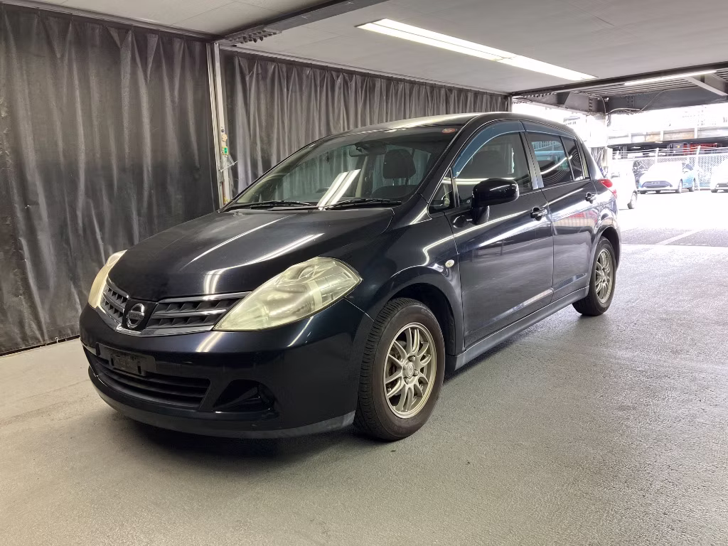 NISSAN TIIDA