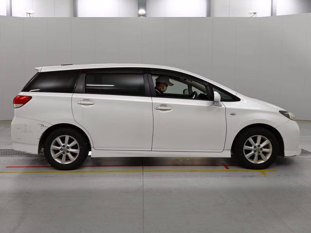 TOYOTA WISH