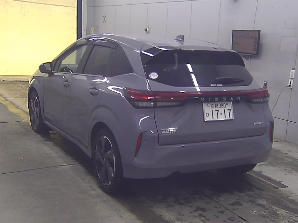 NISSAN AURA