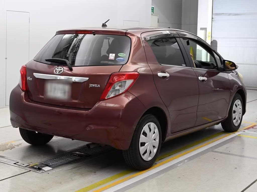 TOYOTA VITZ