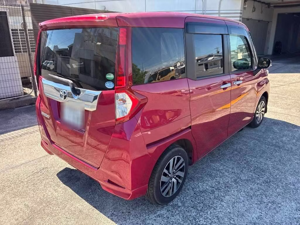 TOYOTA ROOMY