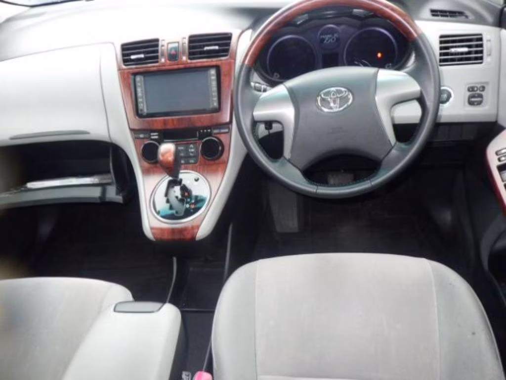 TOYOTA MARK X ZIO