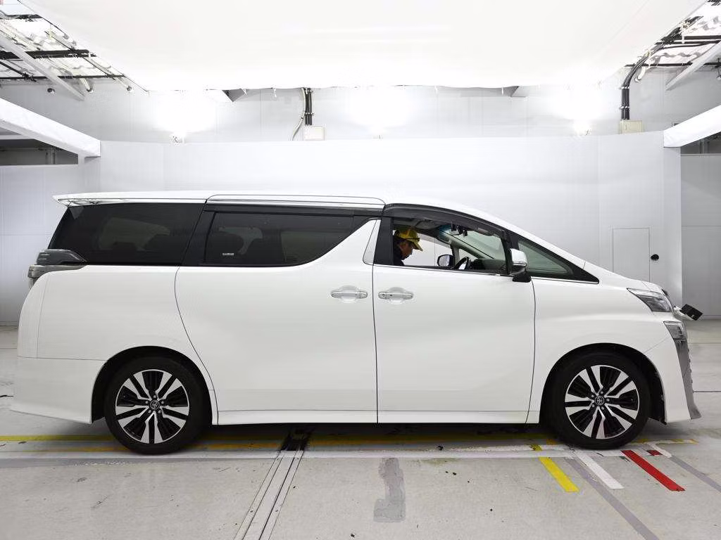 TOYOTA VELLFIRE