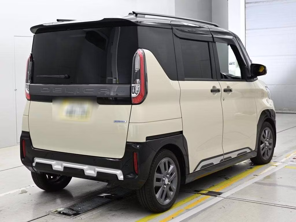 MITSUBISHI DELICA MINI