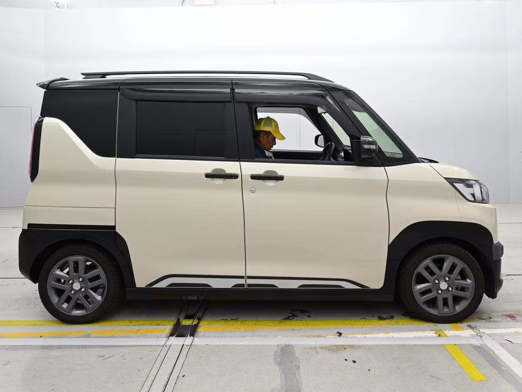 MITSUBISHI DELICA MINI