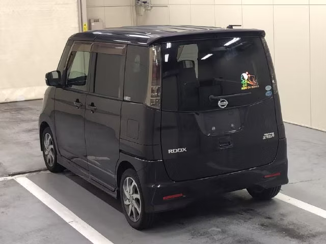 NISSAN ROOX