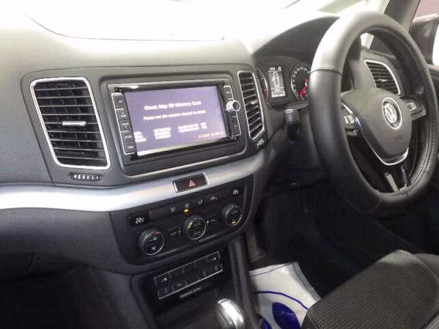 VOLKSWAGEN SHARAN