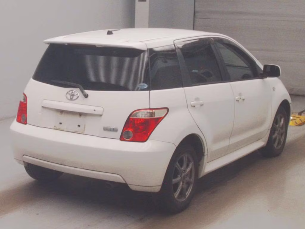 TOYOTA IST