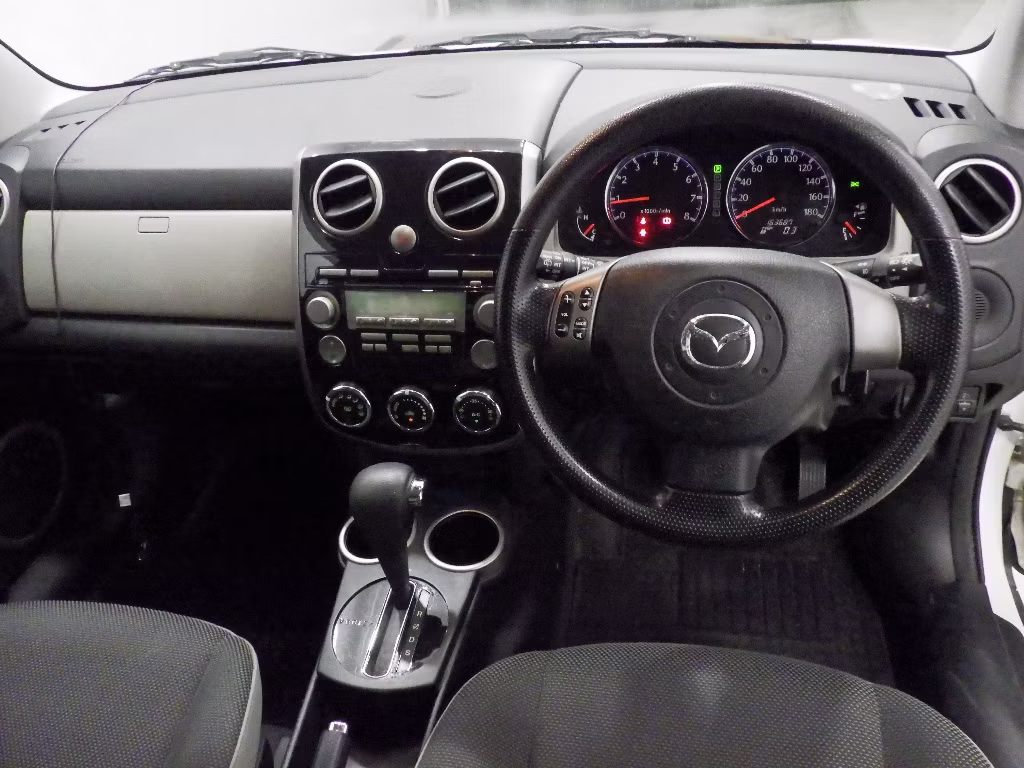 MAZDA VERISA