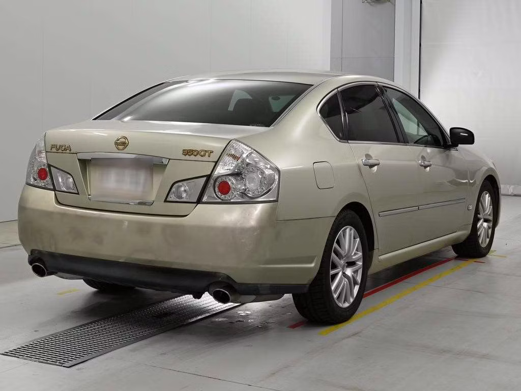 NISSAN FUGA