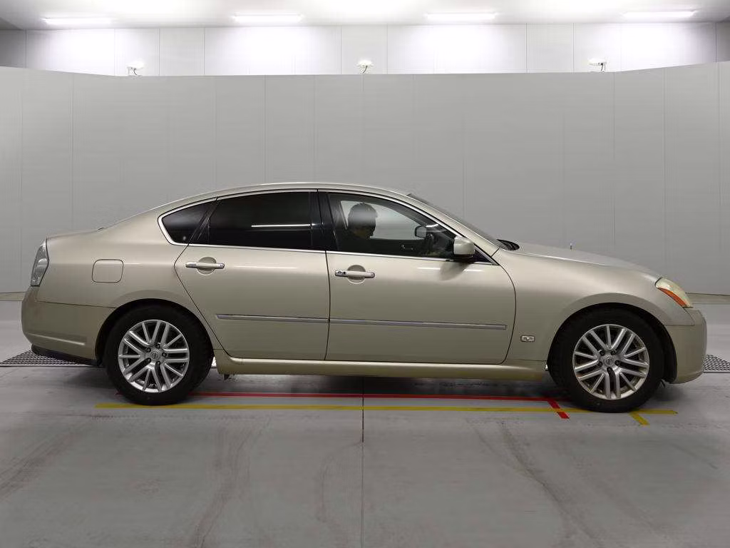 NISSAN FUGA