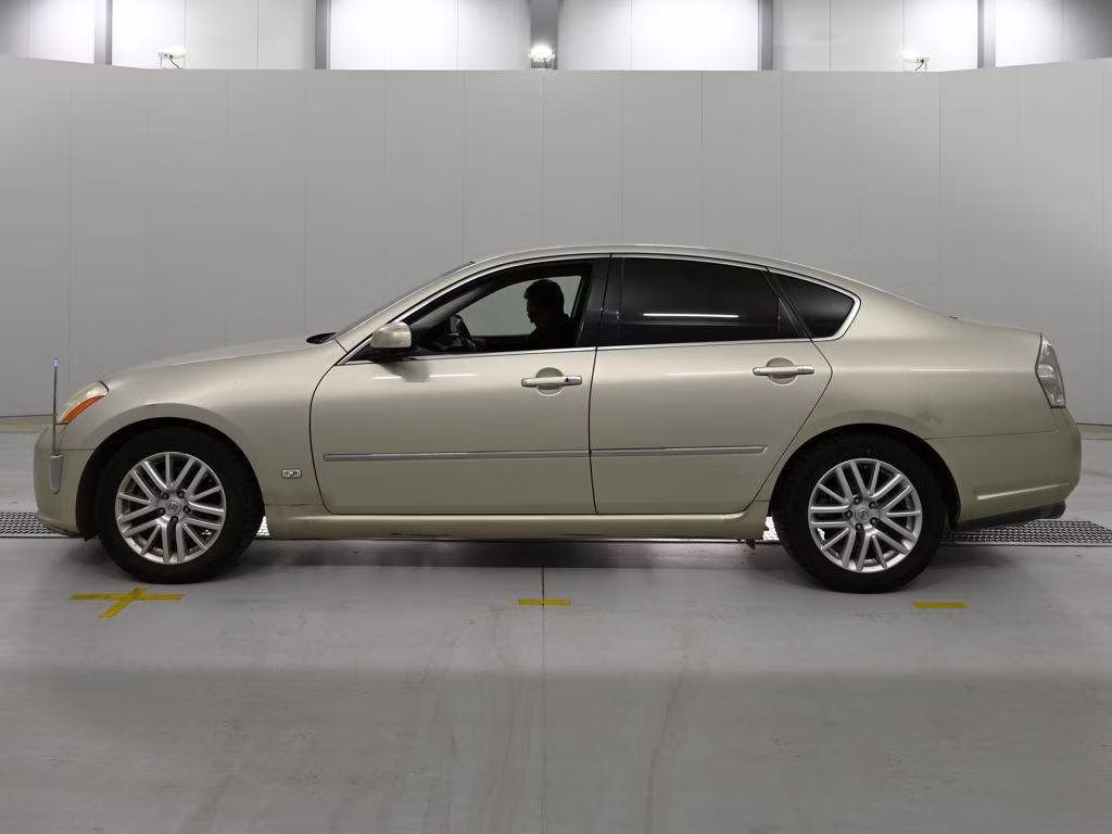 NISSAN FUGA