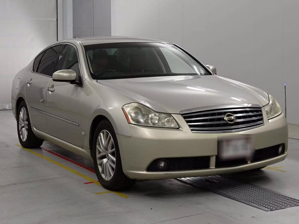 NISSAN FUGA