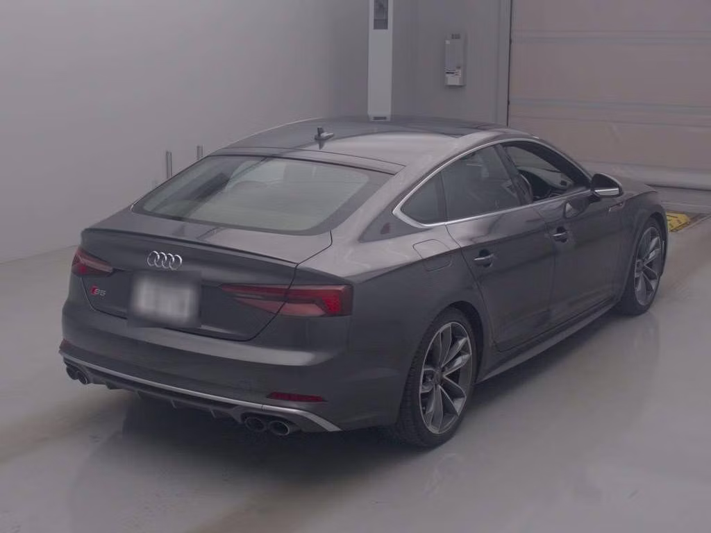 AUDI S5