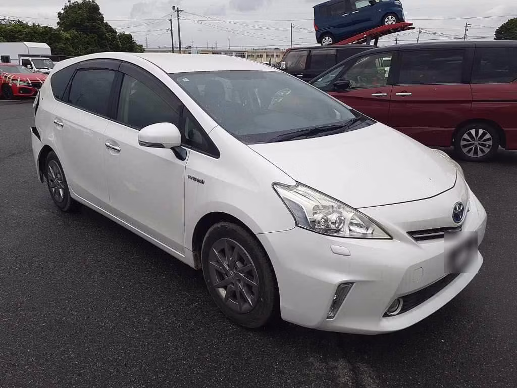 TOYOTA PRIUS ALPHA