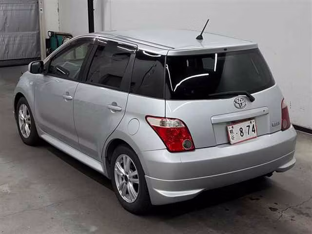 TOYOTA IST