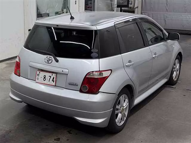 TOYOTA IST