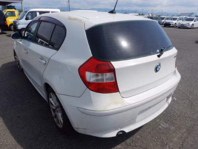 BMW 1-SERIES