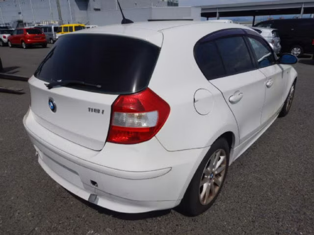BMW 1-SERIES