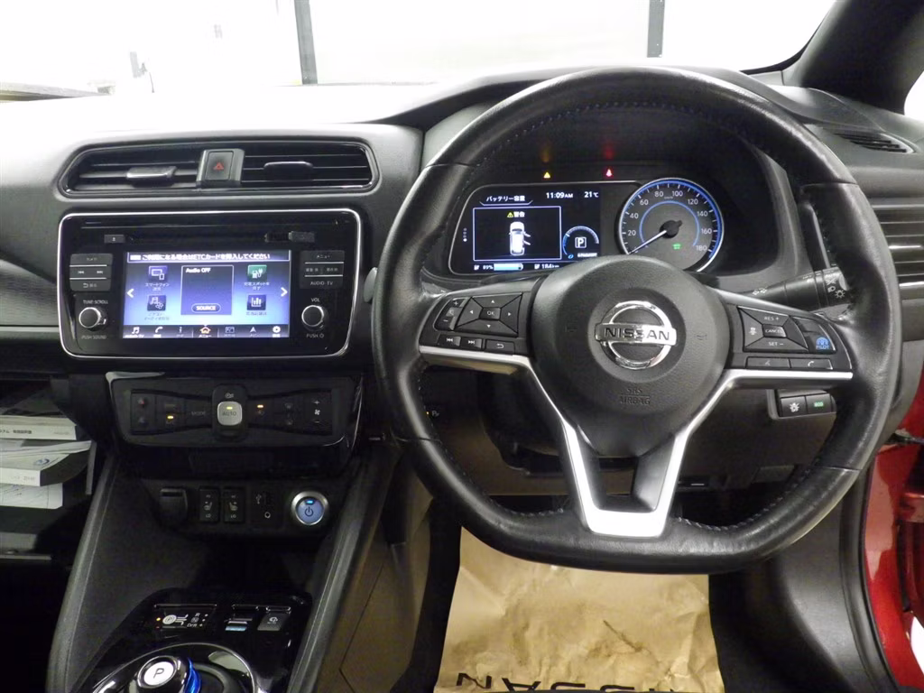 NISSAN LEAF