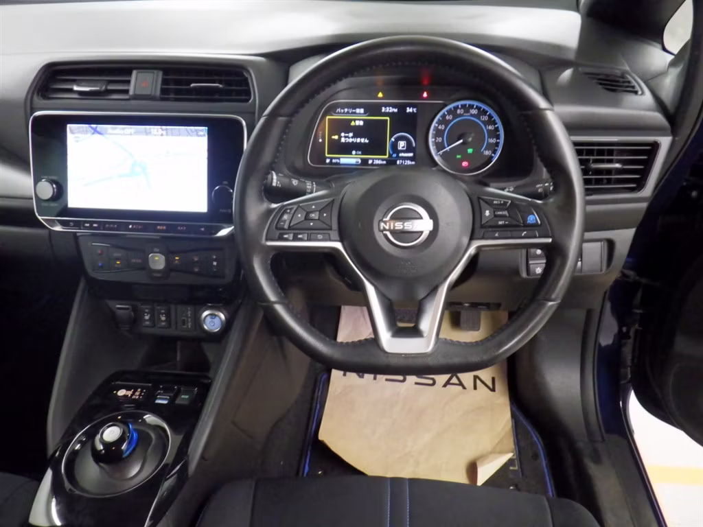 NISSAN LEAF