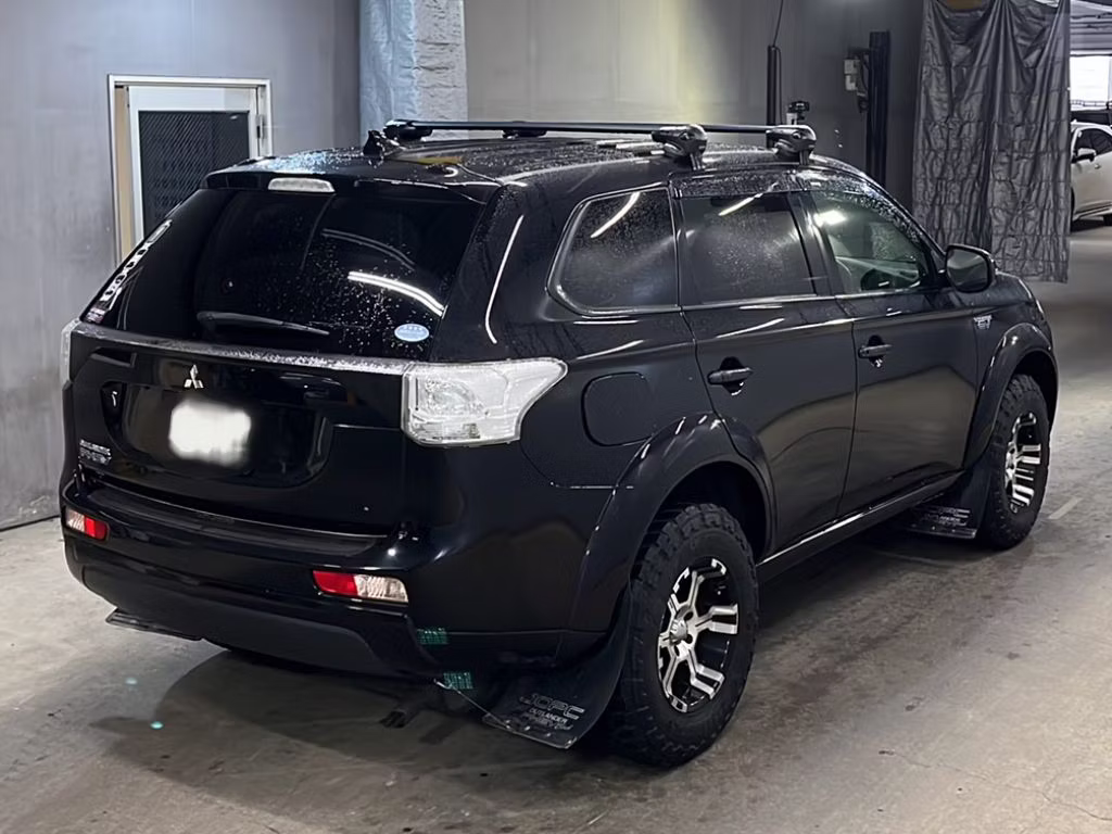 MITSUBISHI OUTLANDER