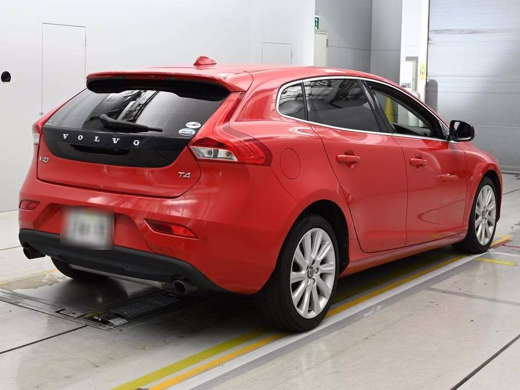 VOLVO V40