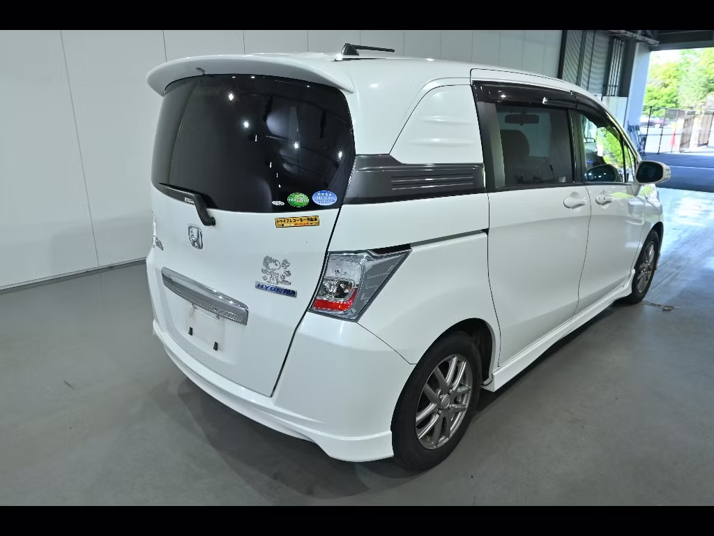 HONDA FREED SPIKE