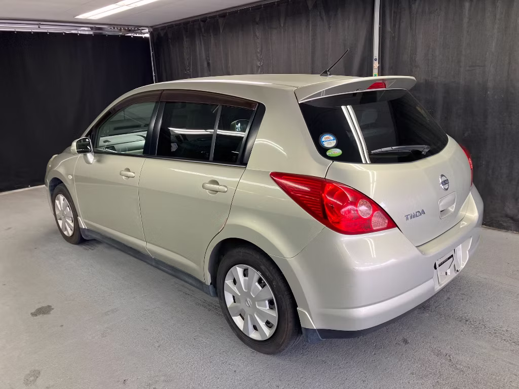 NISSAN TIIDA