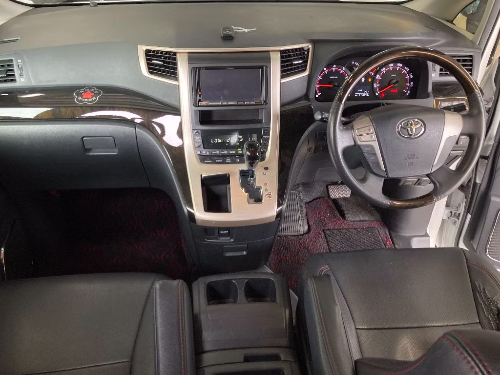 TOYOTA VELLFIRE