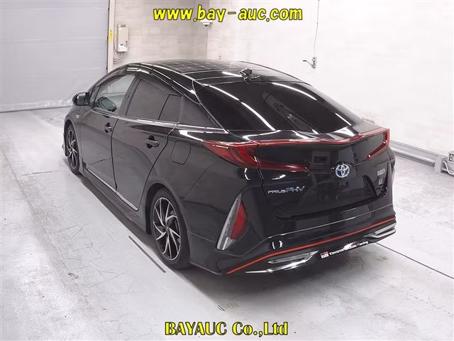 TOYOTA PRIUS PHV