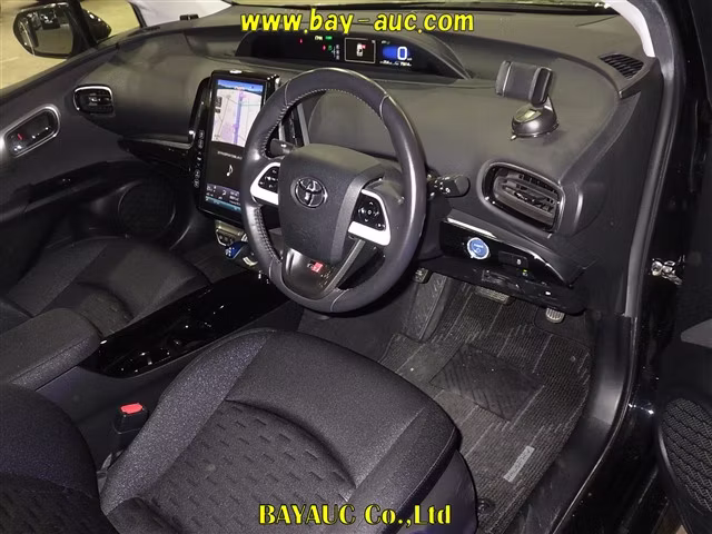 TOYOTA PRIUS PHV