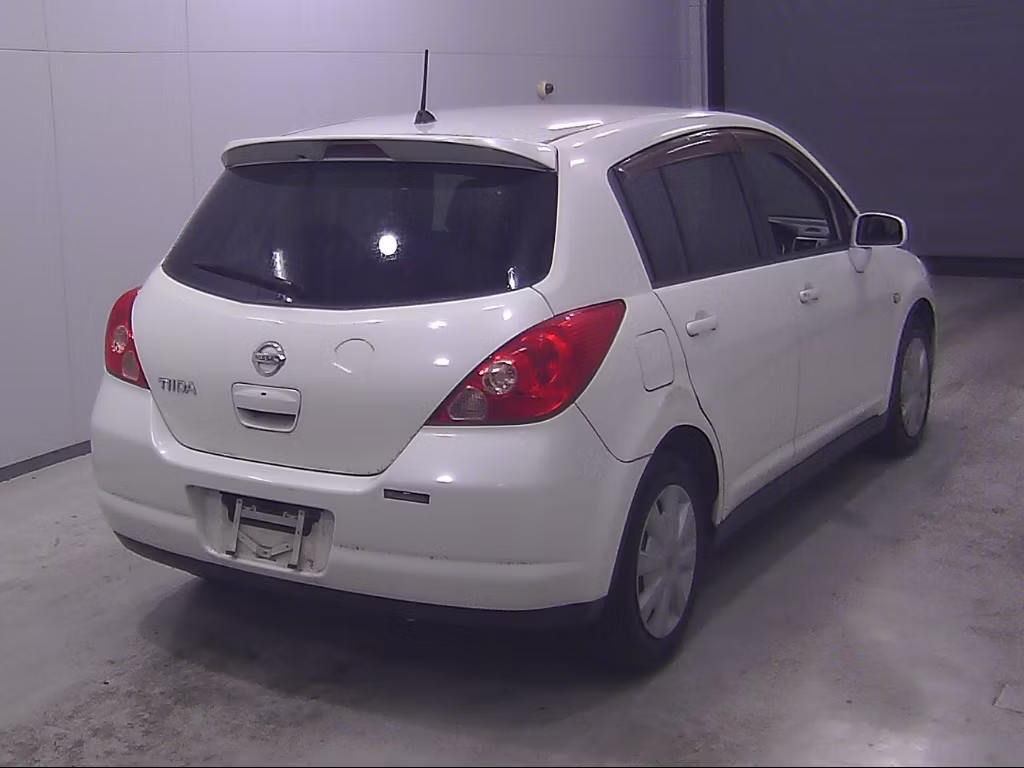 NISSAN TIIDA